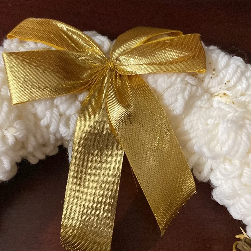 Free w bundle of 2+ Handmade White & Gold Christmas Yarn Wreath Holiday Door